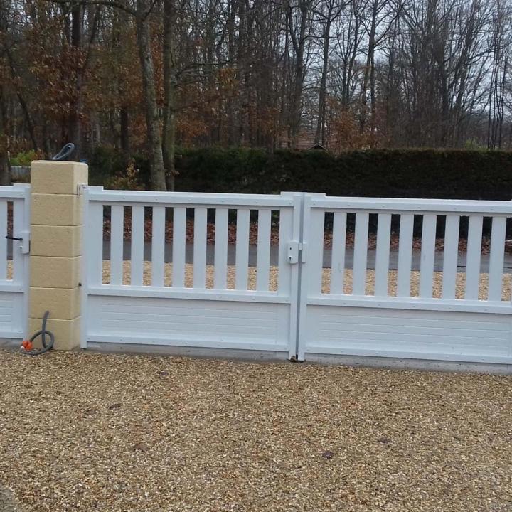 Une entreprise de pose de clôtures près de L'Aigle