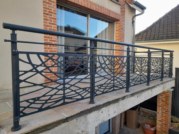 Nous posons une clôture adaptée à vos besoins à L’Aigle.